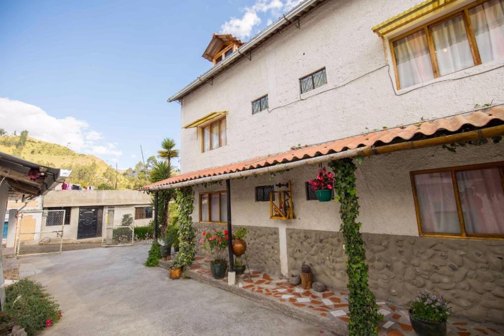 Hostal Taita Cristobal Isinlivi Exterior photo