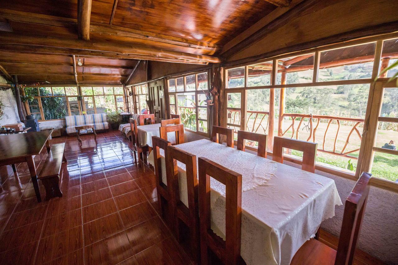 Hostal Taita Cristobal Isinlivi Exterior photo